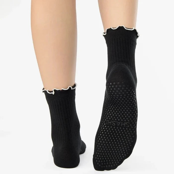 Ruffle Ankle Grip Socks for Workouts - Black