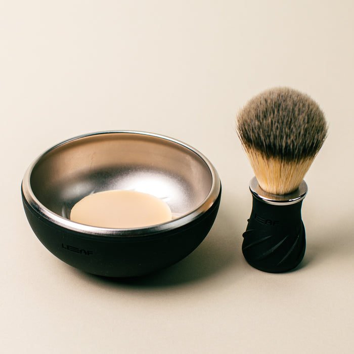 Svart Leaf Shave barberskål og kost i rustfritt stål med silikonomslag