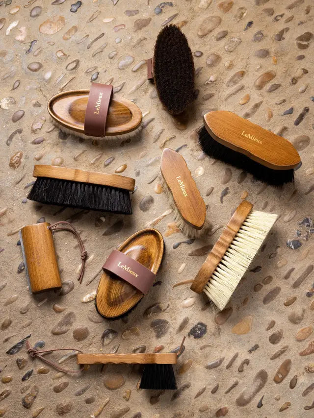 LeMieux Artisan Deep Clean Dandy Brush