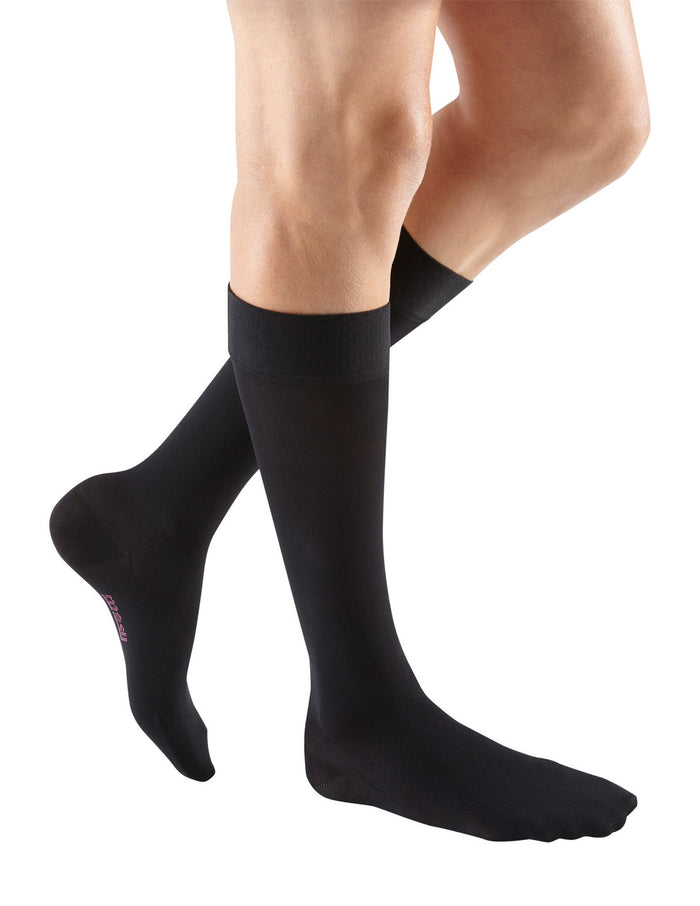Medi Plus Knee High Extra Wide w/ Beaded Silicone Band 20-30mmHg - Compression Level: Firm 20-30 MmHg - Unisex - Knee