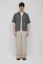 Model is 6'1.5” and is wearing a size 32.