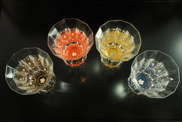 "Raden" Lacquer Coated Glass 150ml - Kaleidoscope Glass with Cherry Blossoms Pattern (gold-black)