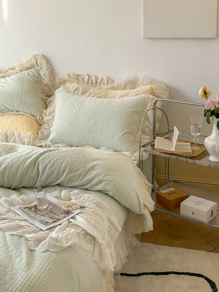 Romantic French Princess Thickened Milk Velvet Lace Edged Bedding Set