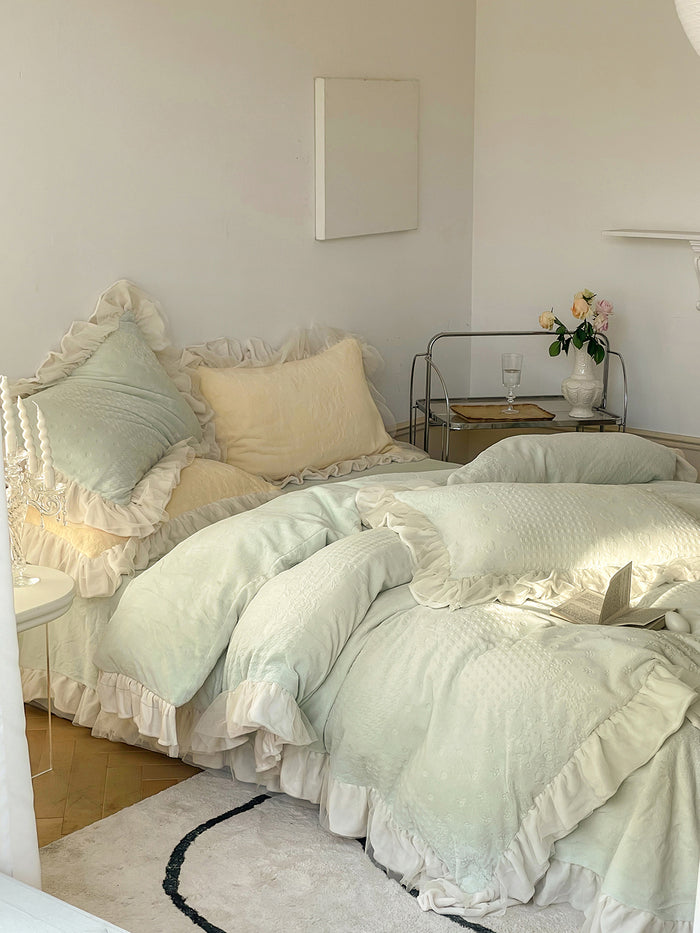 Romantic French Princess Thickened Milk Velvet Lace Edged Bedding Set