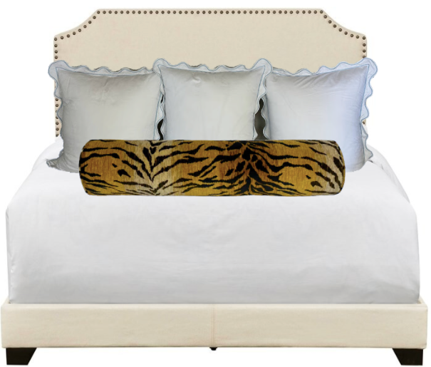 Scalloped Edge Embroidered Pillow Shams Set