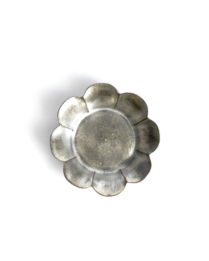 Silver Daisy Dish (OUT OF STOCK)