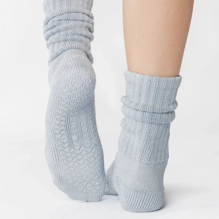 Slouch Crew Grip Socks for Pilates & Yoga - Sky