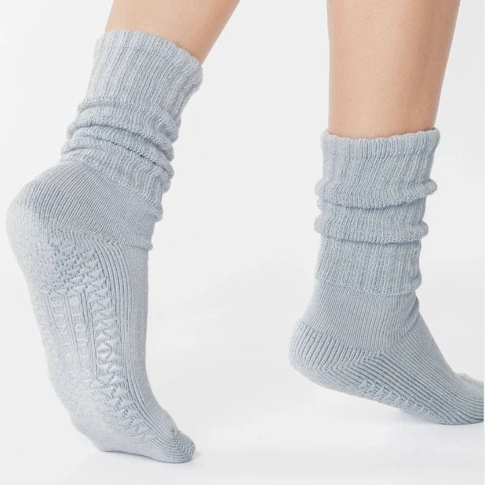 Slouch Crew Grip Socks for Pilates & Yoga - Sky