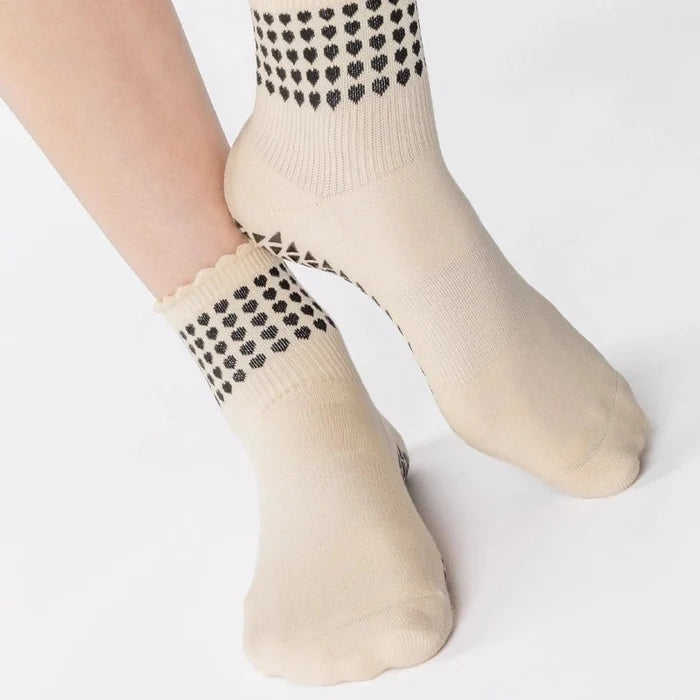 Sweetheart Ankle Grip Socks for Barre and Pilates - Ivory